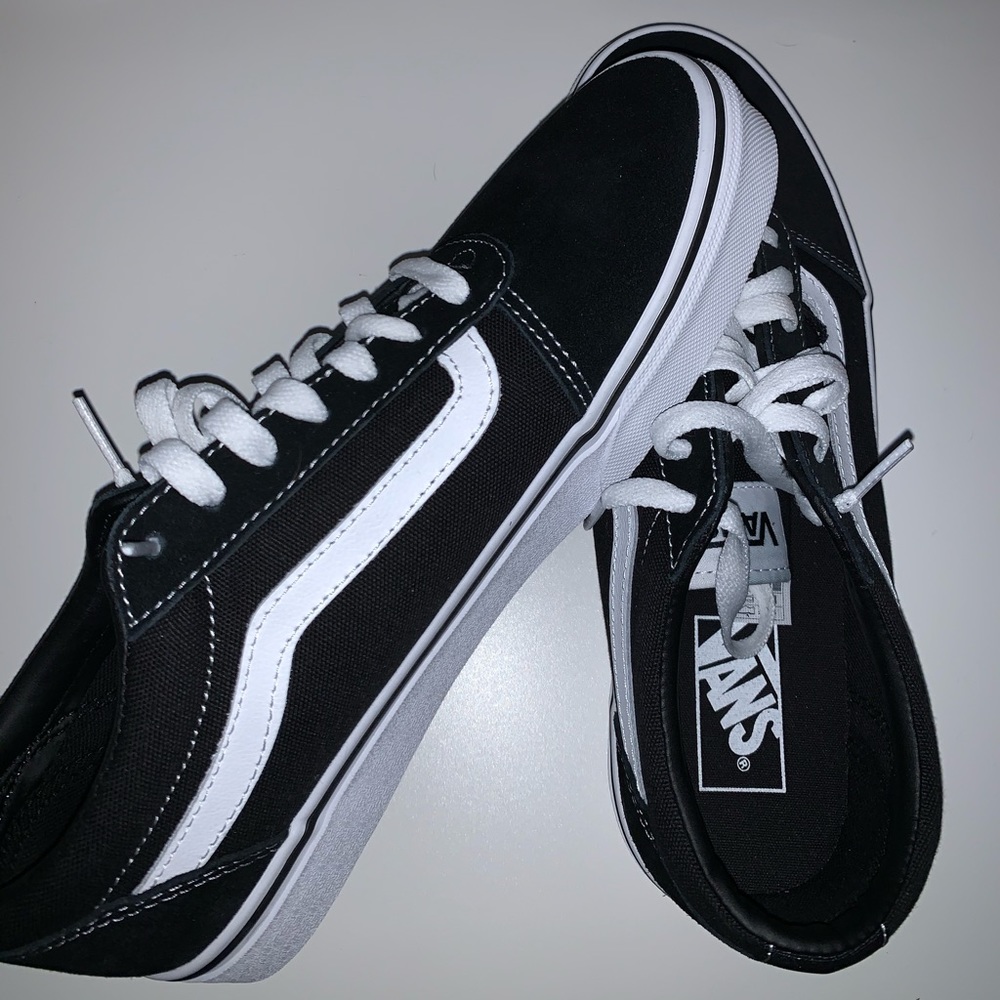 BRAND NEW old skool vans